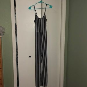 rue 21 jumpsuit - m